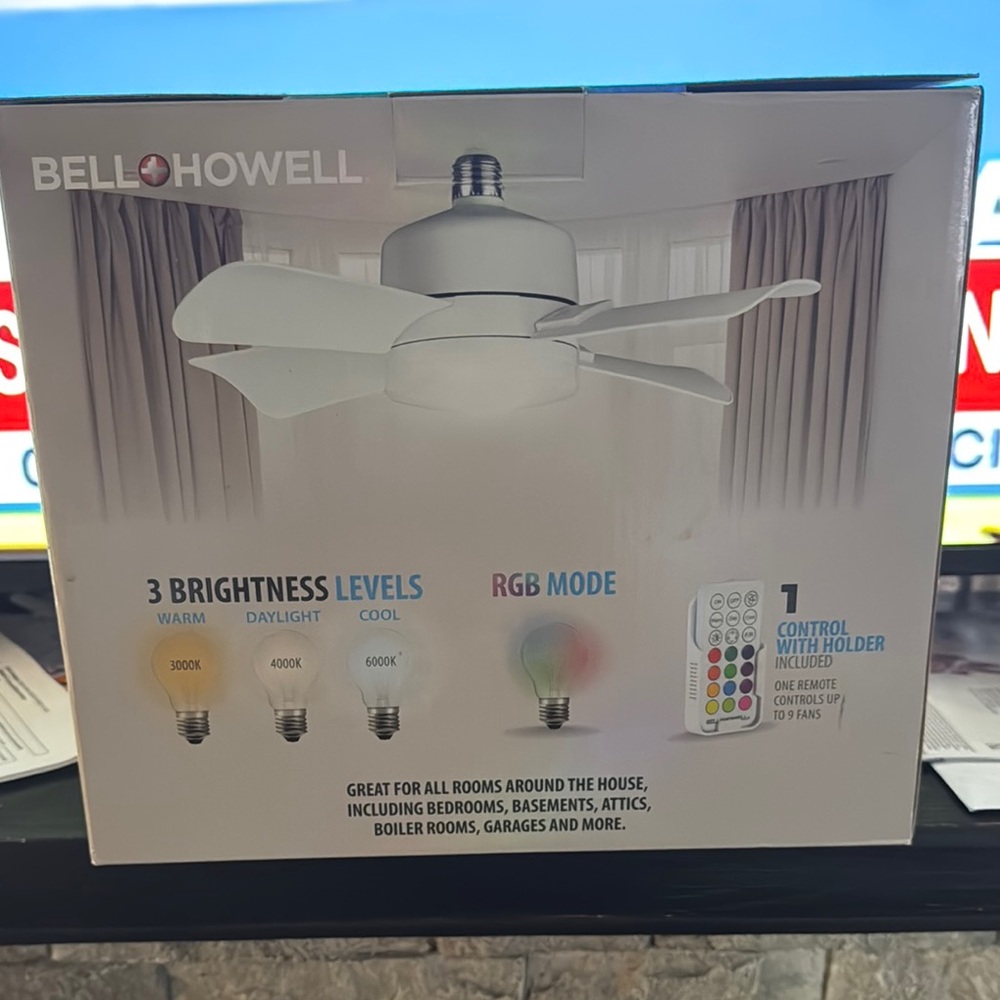 White Socket Fan Light - Picture 3 of 6
